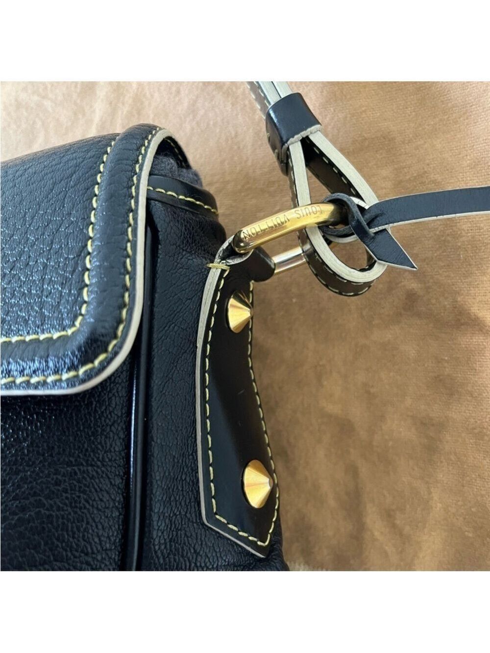 Authentic Louis Vuitton Suhali L’Essentiel PM Bag - Picture 5 of 16